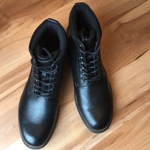 Black Combat Style Boot - Size 8.5. NIB